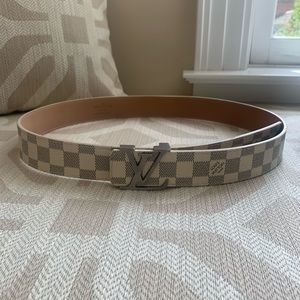 AUTHENTIC Mens Louis Vuitton belt size 32